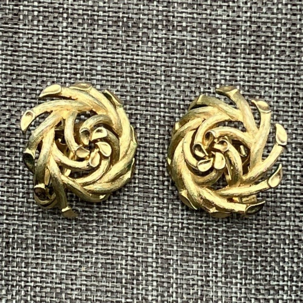 Trifari Clip On Earrings As Is Gold Branches Swirl Classic Vintage Retro Granny